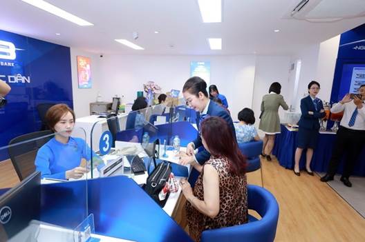 Ngân hàng đồng loạt giảm lãi suất