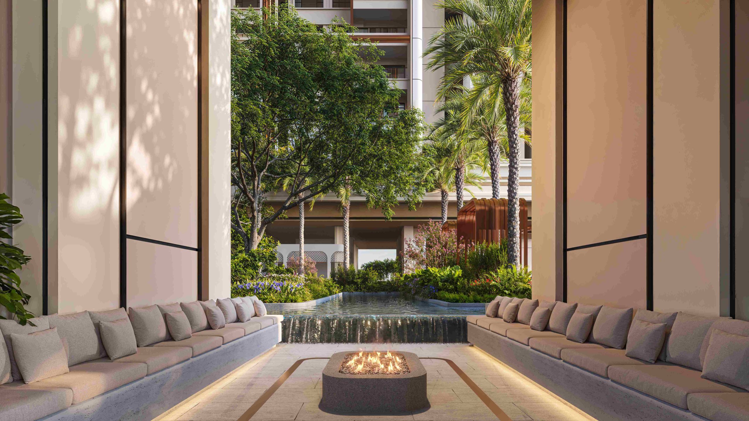 Bể ngâm thư giãn tầng 5 Le Parc Place với ghế sofa và bếp lửa