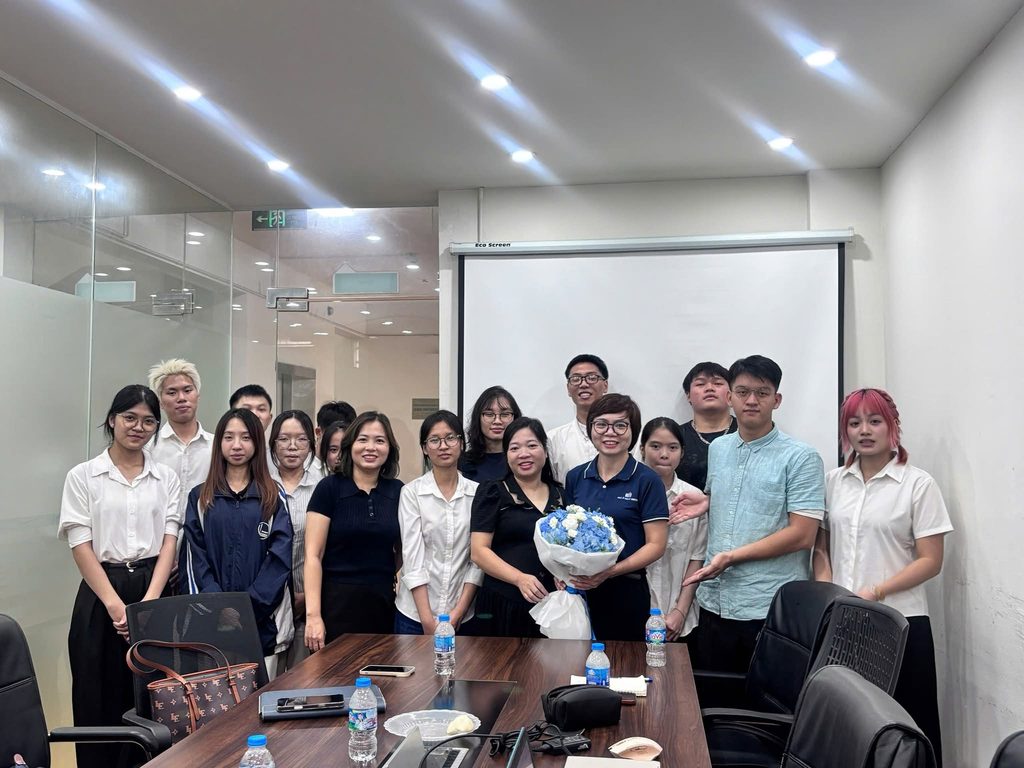 Tổng kết khóa thực tập doanh nghiệp của sinh viên UEB tại Nhà Ở Ngay RECO