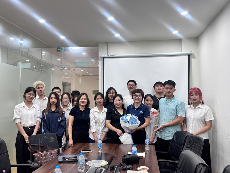 NHÀ Ở NGAY RECO Tổ Chức Buổi Bảo Vệ Báo Cáo Thực Tập Cho Sinh Viên Trường Đại Học Kinh Tế – ĐHQGHN
