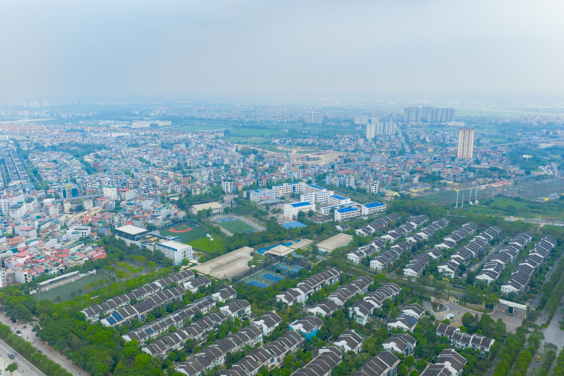 Toàn cảnh khu đô thị Anlac Green Symphony nhìn từ flycam với các dãy biệt thự và mảng xanh